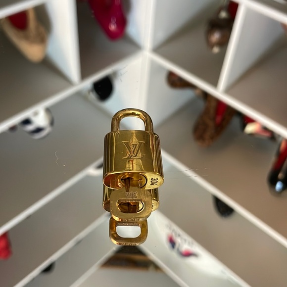 Louis Vuitton Brass Lock & Key #304 Set 2 - Picture 3 of 4
